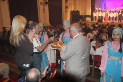 Рязанцы встретили участников финальных стартов Спартакиады по стрельбе из лука хлебом-солью